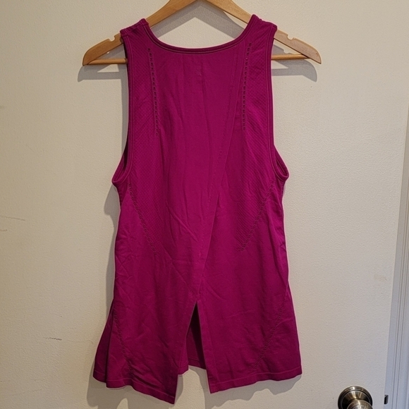 Athleta Foothills Tank top Perforated Split Back Yoga Size XS - Picture 9 of 15